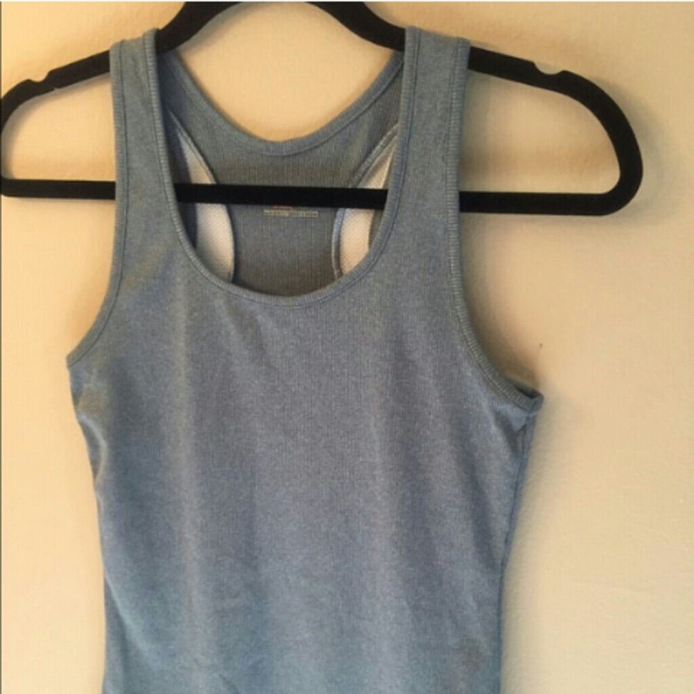 UNDER ARMOR HEAT GEAR RACER BACK - Picture 3 of 4